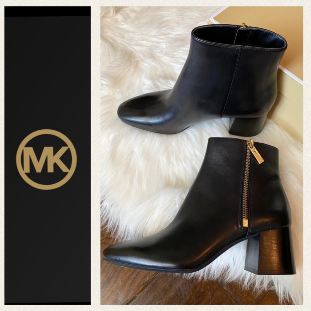 LIKE NEW!  MICHAEL Michael Kors Alane Flex Bootie